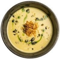 Krem z białych warzyw z groszkiem ptysiowym